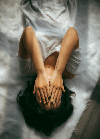 HOW ENDOMETRIOSIS CAUSES PAINFUL PERIODS AND AFFECTS FERTILITY