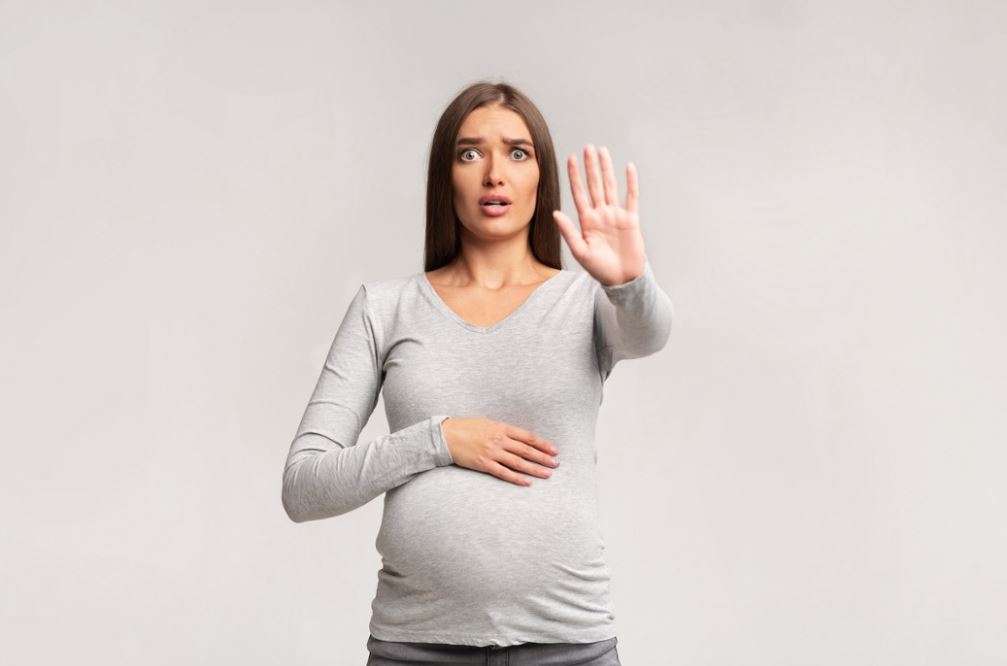 When You Shouldn’t Share Your Birth Story With a Pregnant Woman